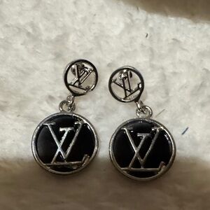 Elegant LV Black and Silver Earrings